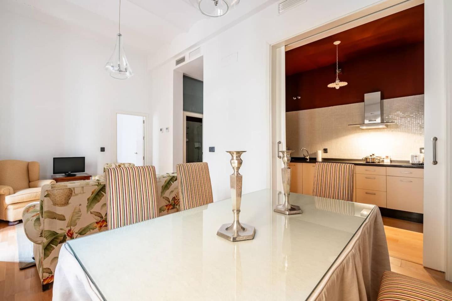 Appartement Komodo Sierpes: Bright & Classy Séville