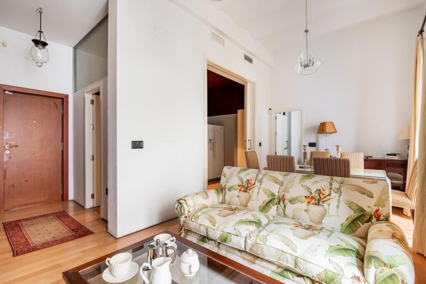 Appartement Komodo Sierpes: Bright & Classy *