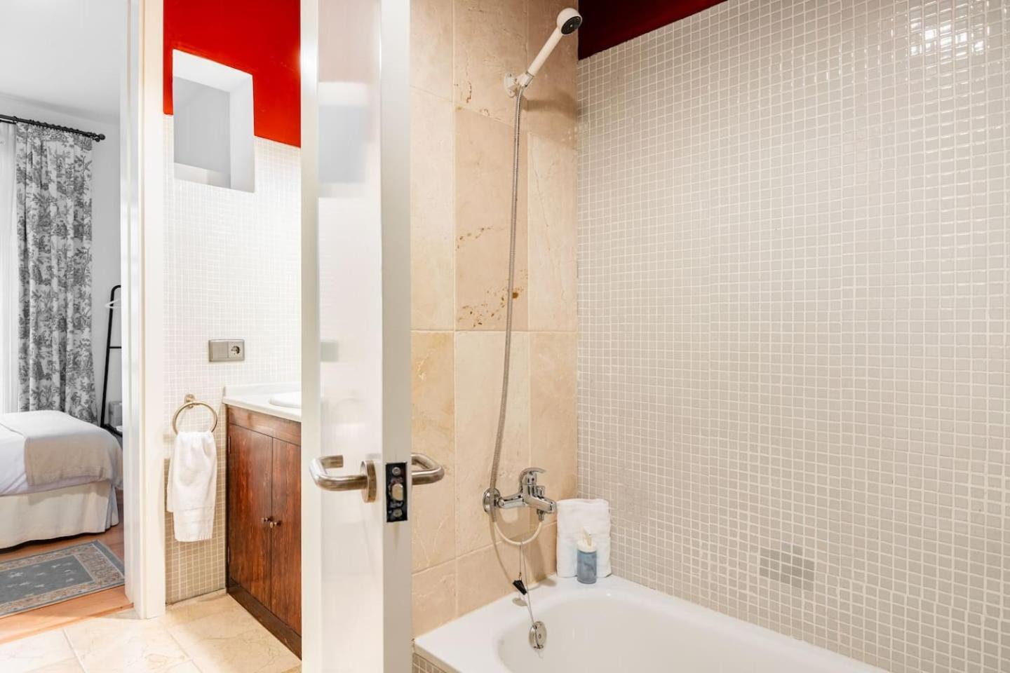 Appartement Komodo Sierpes: Bright & Classy Séville