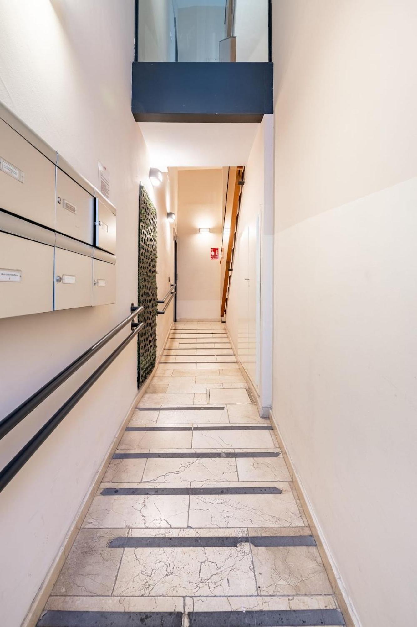 Komodo Sierpes: Bright & Classy Appartement
