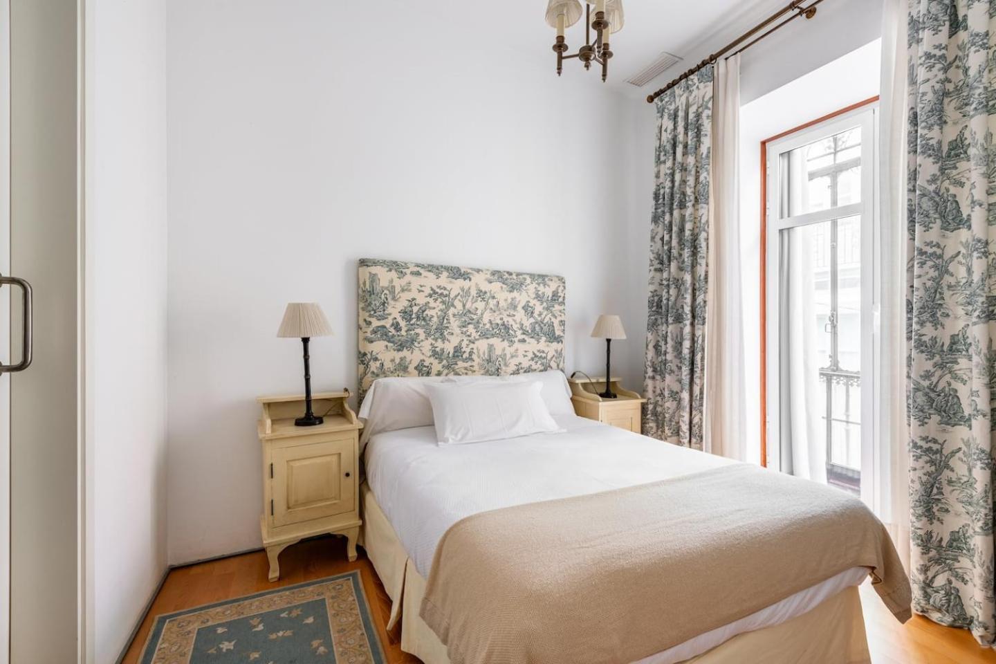 Komodo Sierpes: Bright & Classy Apartment Seville