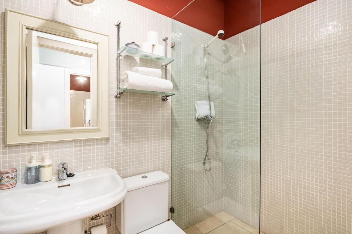 Apartment Komodo Sierpes: Bright & Classy